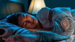 La regola delle «8 ore di sonno» è un mito: uno scienziato di Harvard spiega quante ore bisogna dormire