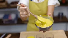 Cos’è la crema al limone e come prepararla con 4 ingredienti