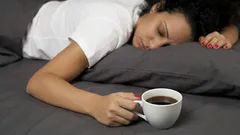 Perché dopo il caffè viene sonno: spiegazione di una reazione inattesa dell’organismo
